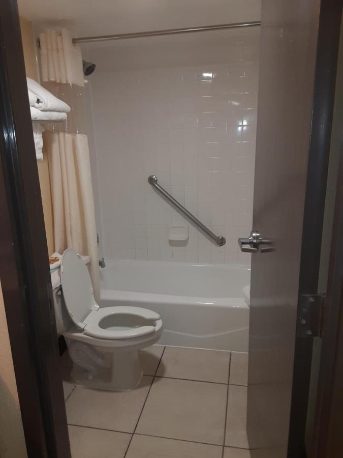 Charming One Bedroom Resort-Style Studio With Pool And Beach Access Ruskin Dış mekan fotoğraf
